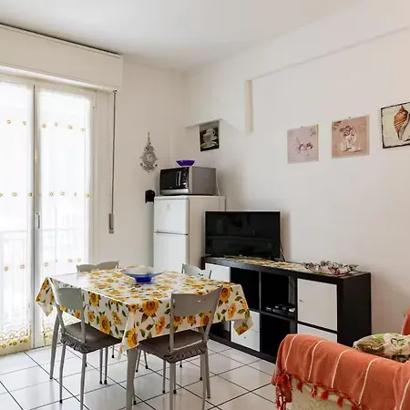 Apartmán 30 Mt Dal Mare, Nel Centro E Con Posto Auto Alassio
