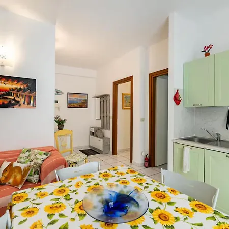 30 Mt Dal Mare, Nel Centro E Con Posto Auto Apartmán *